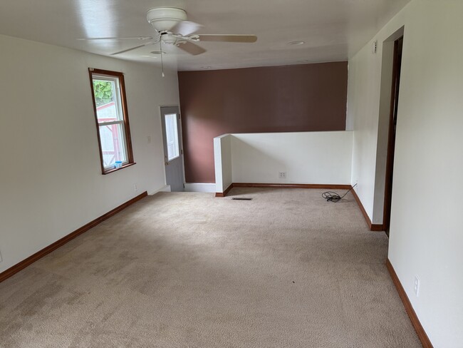 Building Photo - 403 Rose Ln