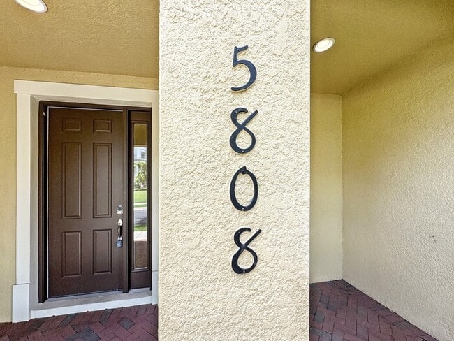 Building Photo - 5808 Yeats Manor Dr