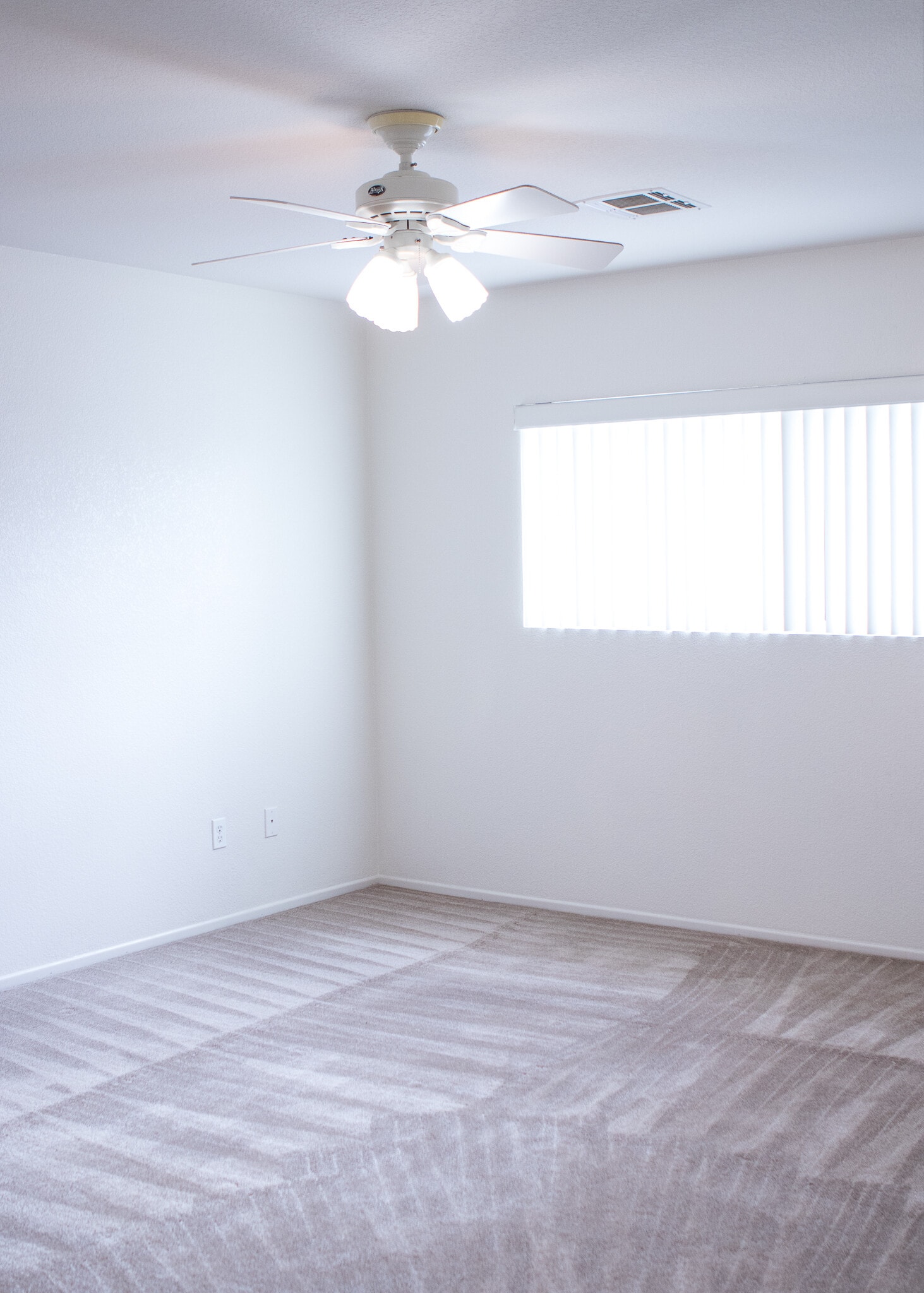 2nd Floor Middle Room - 1953 Marie Ave