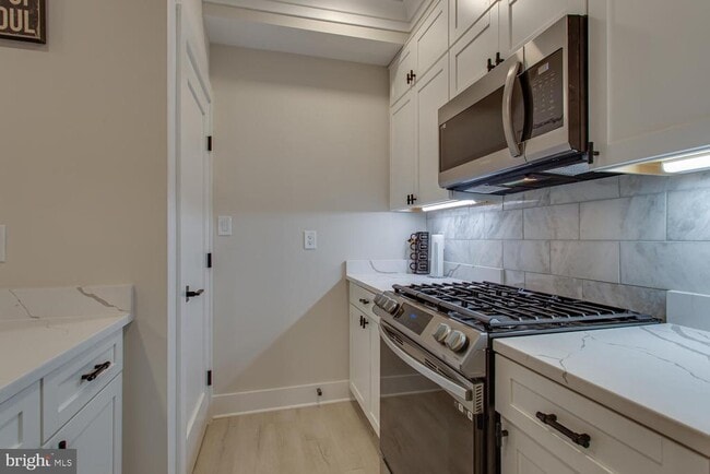 Building Photo - 3554 13th St NW