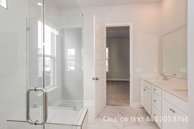 Building Photo - 1004 Yucca St