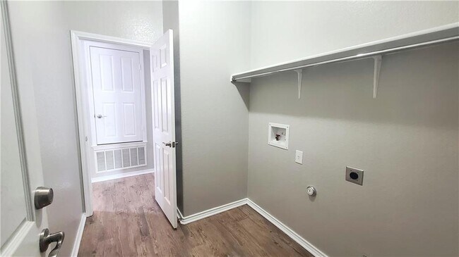 Building Photo - 534 Apricot Dr
