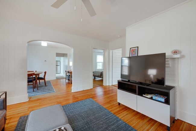 Building Photo - 150 Hall St