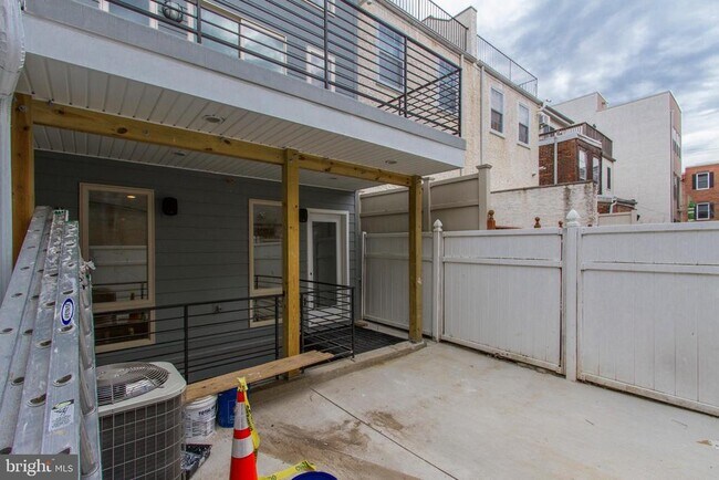 Building Photo - 908 S 21st St