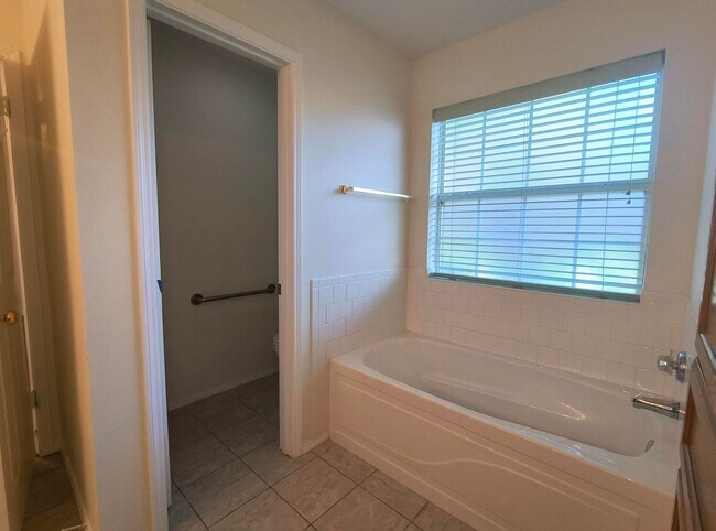 Building Photo - 4301 Pinon Ridge Dr