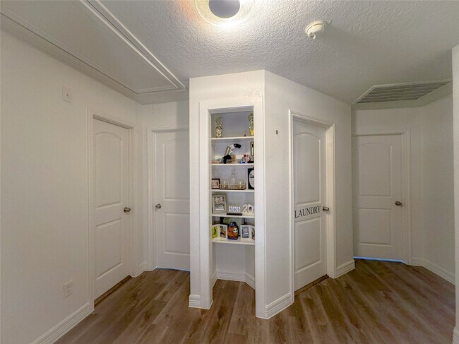 Building Photo - 18323 River Sage Dr