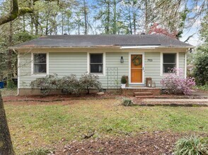 Building Photo - Gorgoues 3 Bedroom Ranch In North Raleigh,...