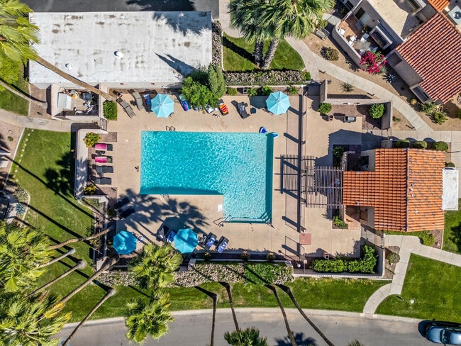 Building Photo - 7340 N Vía Camello Del Norte