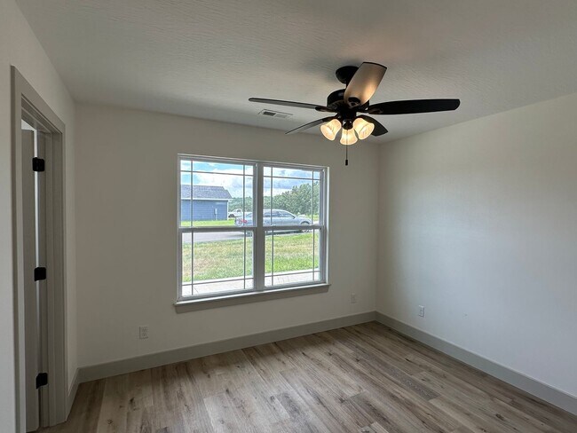 Building Photo - 3 Bedroom 2 Bath Built in 2025