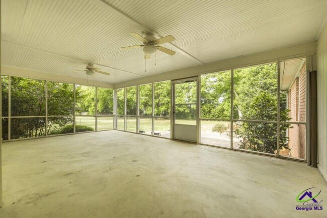 Building Photo - 127 Hudson Way