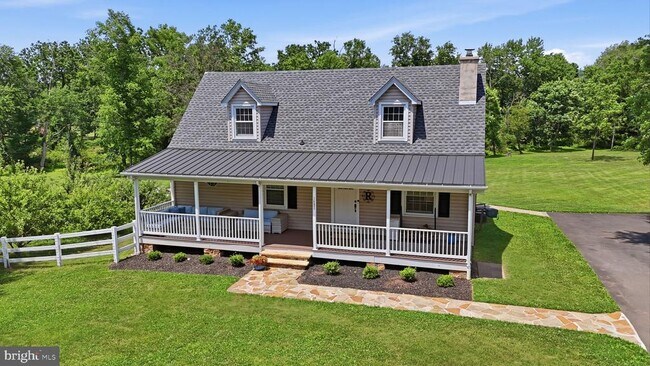 Building Photo - 1682 Creek Rd