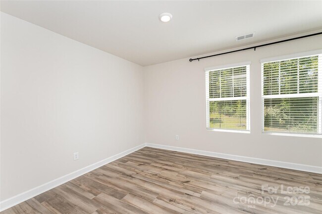 Building Photo - 2352 Belterra Dr
