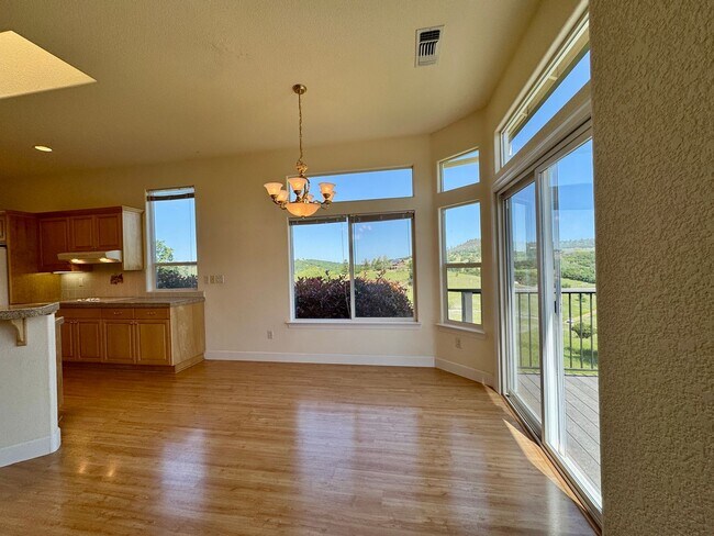 Building Photo - 6255 Peacock Way