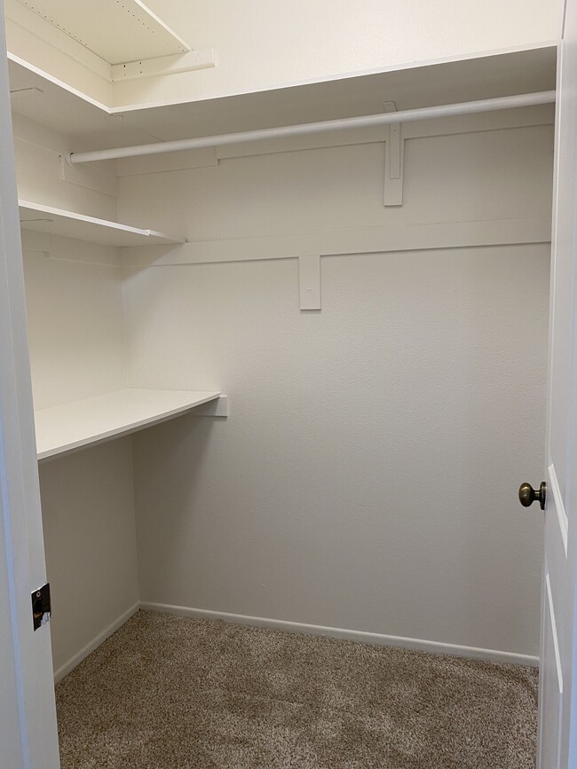 Building Photo - 23808 Lanesboro Pl
