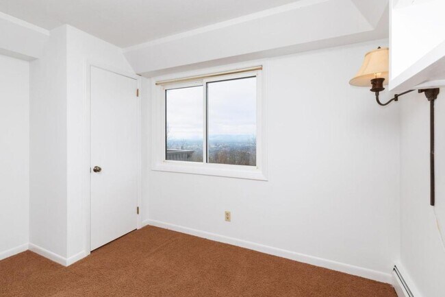 Building Photo - 200 Bent Tree Rd