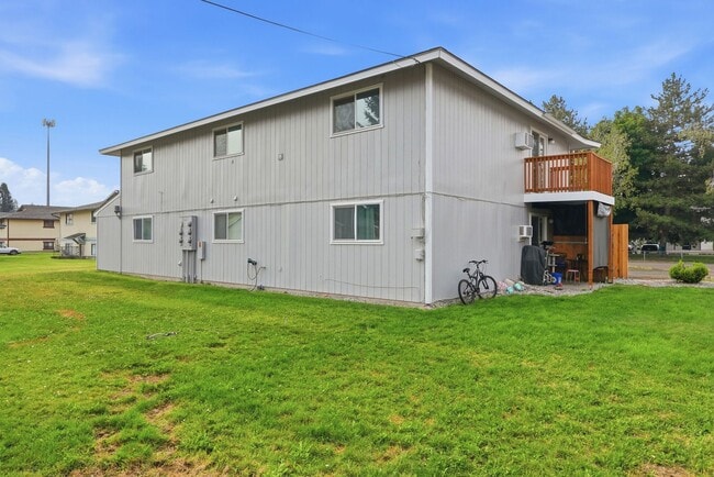 Building Photo - 13121 E Skyview Ave