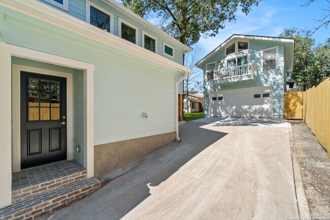 Building Photo - 331 Abiso Ave