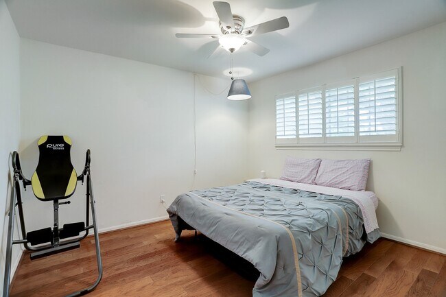 Building Photo - 12523 Briar Forest Dr