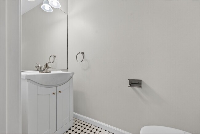 Building Photo - 128 Conestoga Way