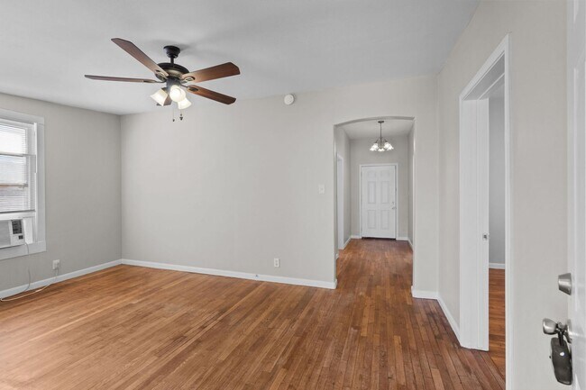 Building Photo - 4020 Avenue O 1/2