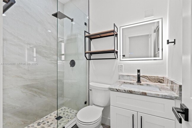 Building Photo - 326 191st St