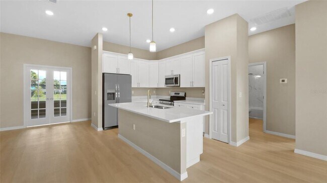 Building Photo - 13647 Begonia Cir