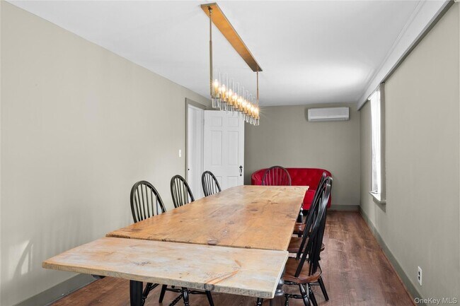 Building Photo - 232 N Country Rd