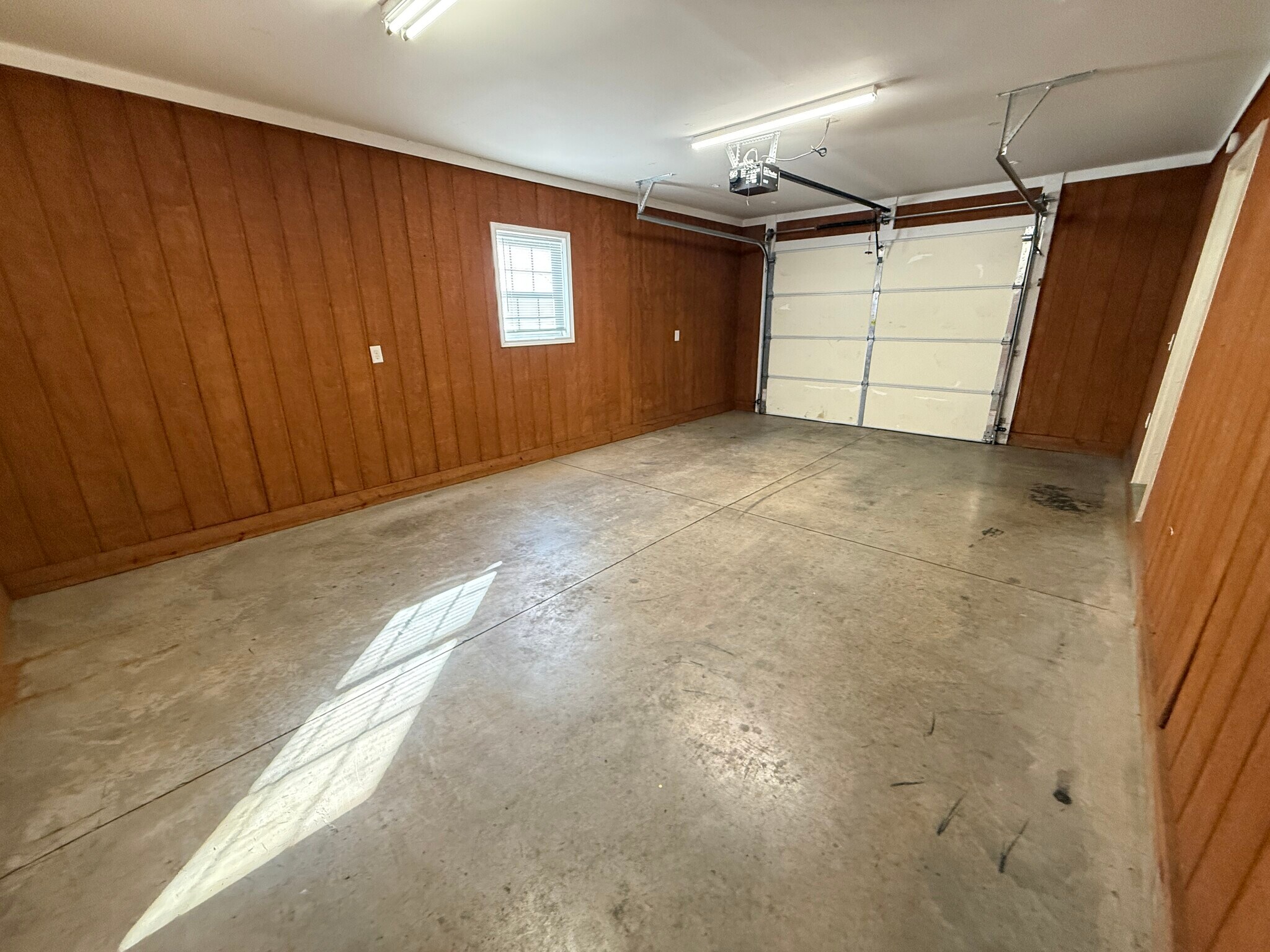 Garage - 640 Whitson Chapel Rd