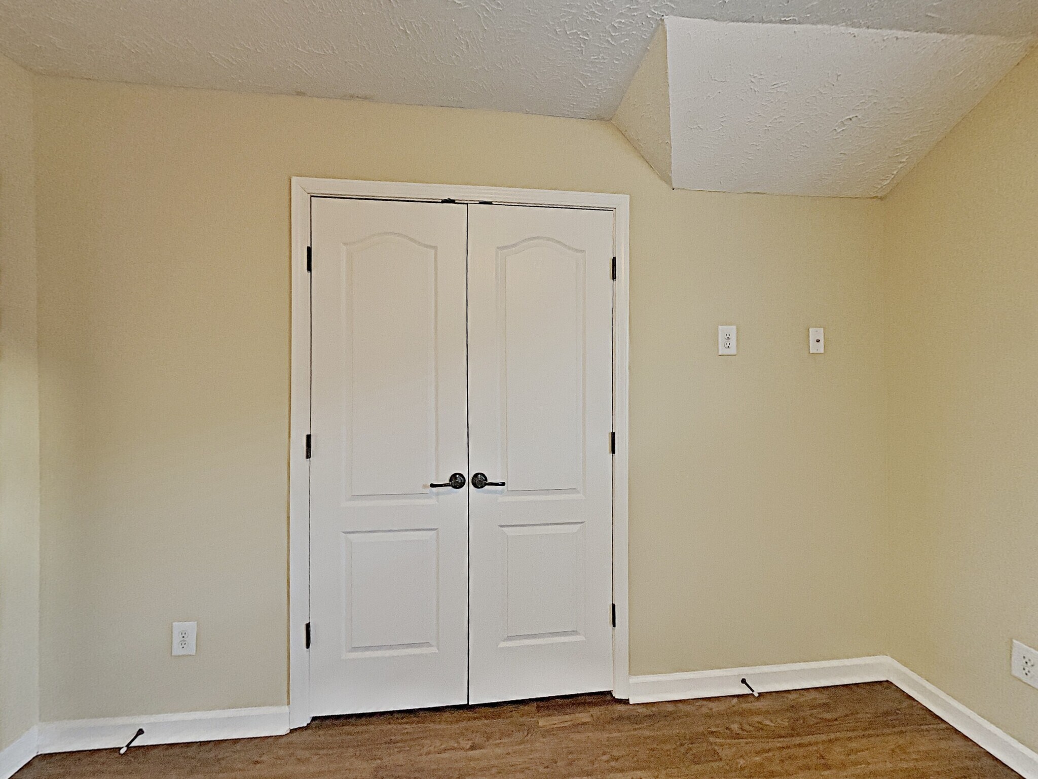 Building Photo - 1205 Sundown Ct