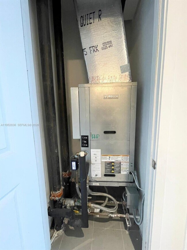 Building Photo - 1600 NE 1st Ave