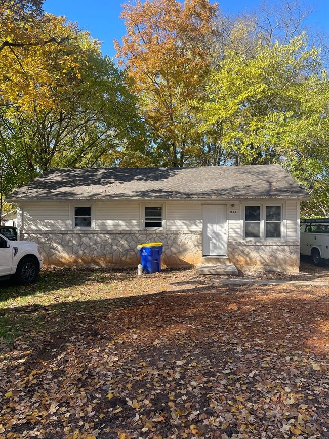 Primary Photo - Remodeled 3 bedroom 1 bath house