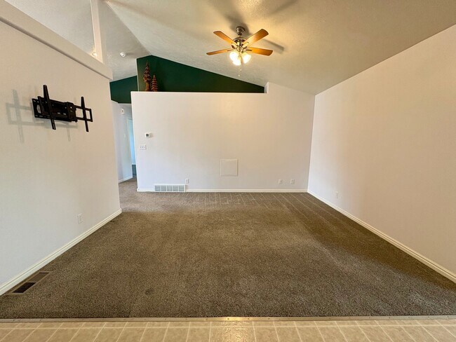 Building Photo - 3492 Stonegate Dr