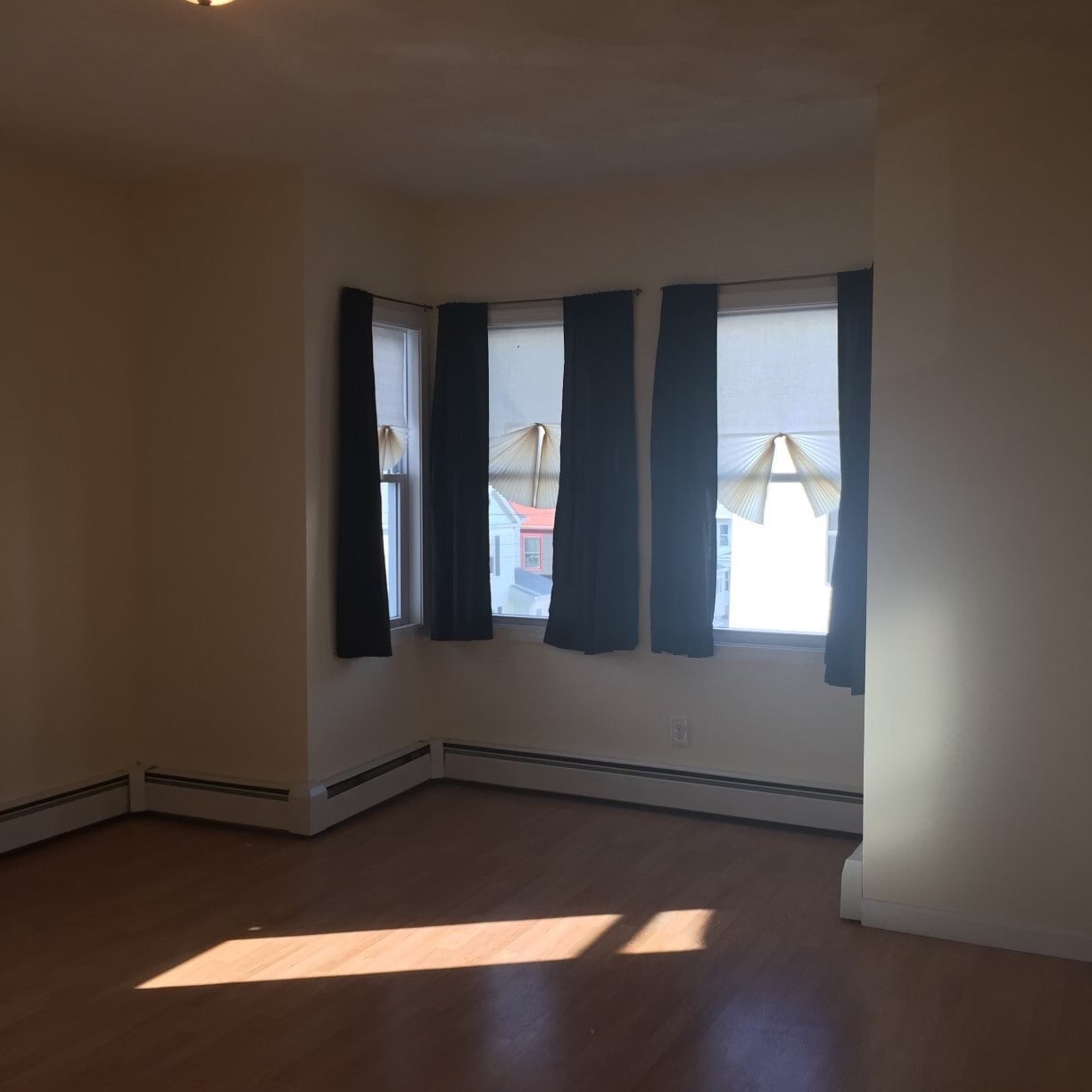 Building Photo - 42 Pond St