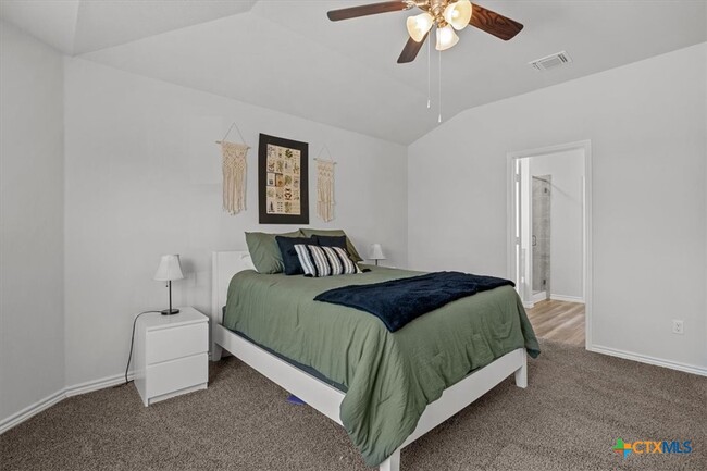 Building Photo - 3885 Lorenzen Ct