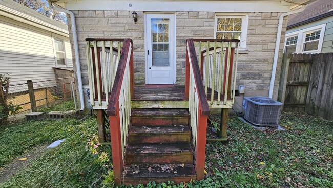 Deck - 907 Beecher St