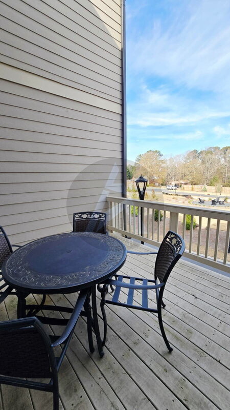 Building Photo - 209 Commons Ave