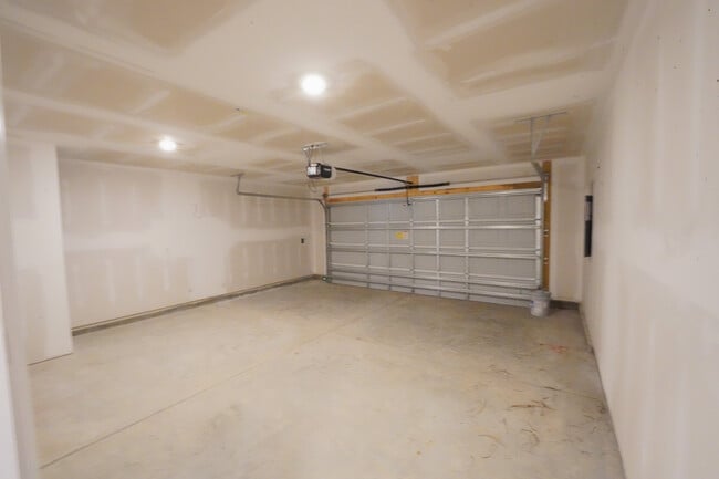 Building Photo - 448 Coconut Dr