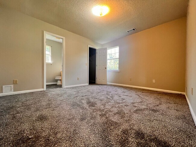 Building Photo - 276 Kenny Dr
