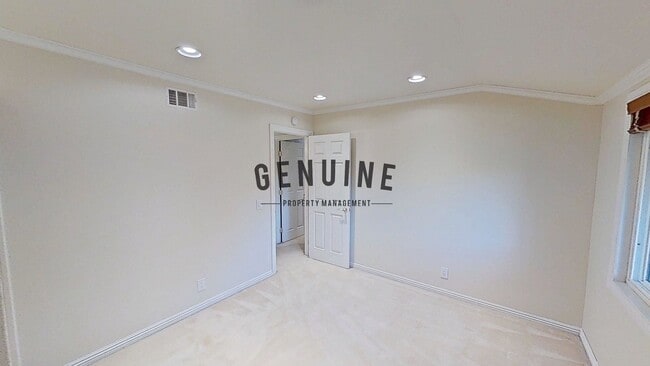 Building Photo - Large 4 Bedroom House with Pebble Bottom Pool - Backyard Oasis!