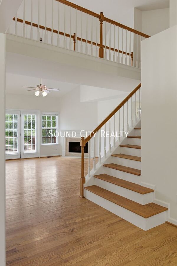 Building Photo - 5112 Bay Overlook Dr