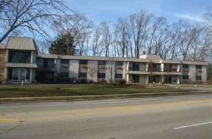 Primary Photo - Chandelier Apartments