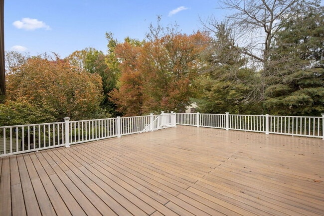 Building Photo - 4 Dewberry Way