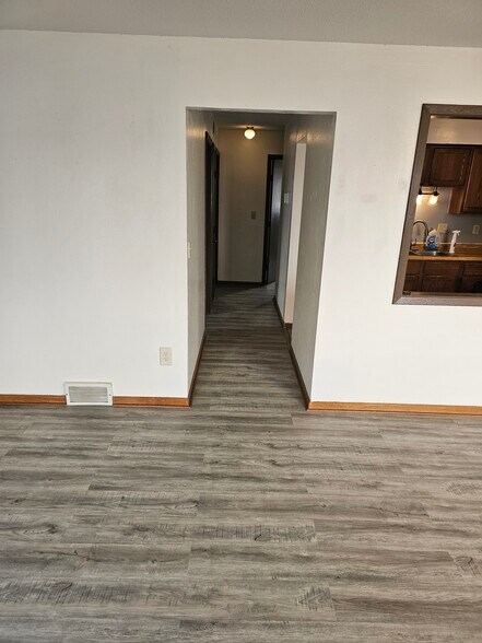 Building Photo - 904 Wescott Sq