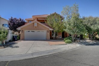 Building Photo - Beautiful NE Heights 3-4 Bedoom with Amazi...