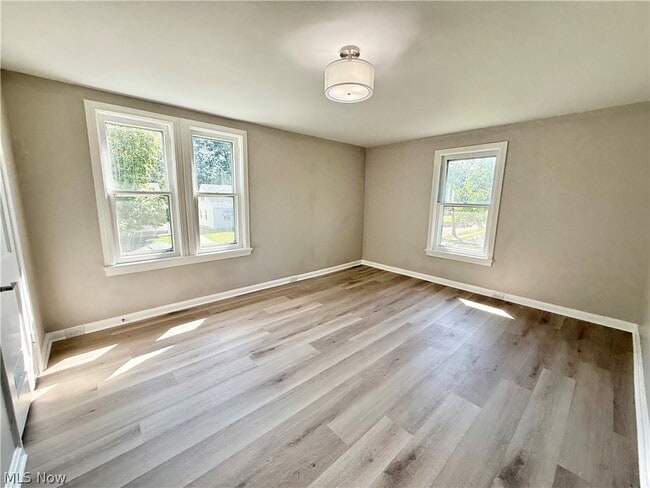 Building Photo - 41 Dewhurst Ave