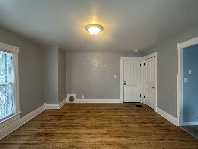 Building Photo - 113 N Hamilton St