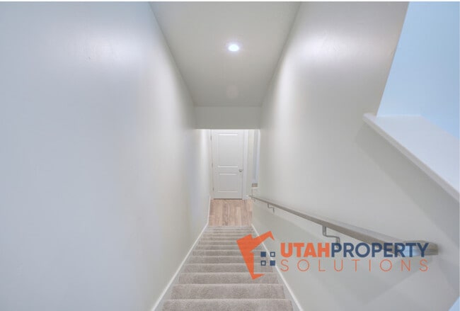 Building Photo - 408 S 980 W