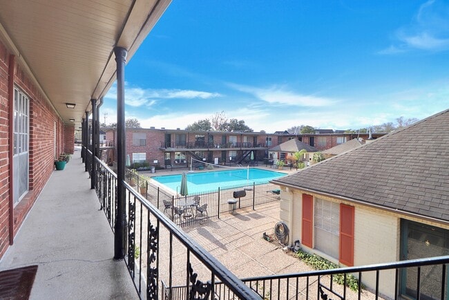 Building Photo - 11550 Chimney Rock Rd