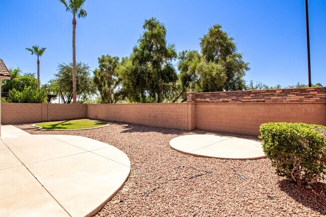 Building Photo - Must See 4 Bedroom Home near San Tan Mall