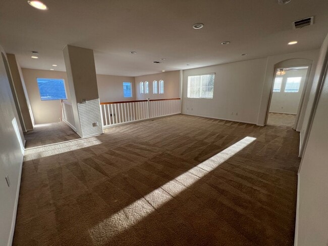 Building Photo - Breathtaking 2 Story Home Built in 2005 with 3279 sq. ft. in West Lancaster